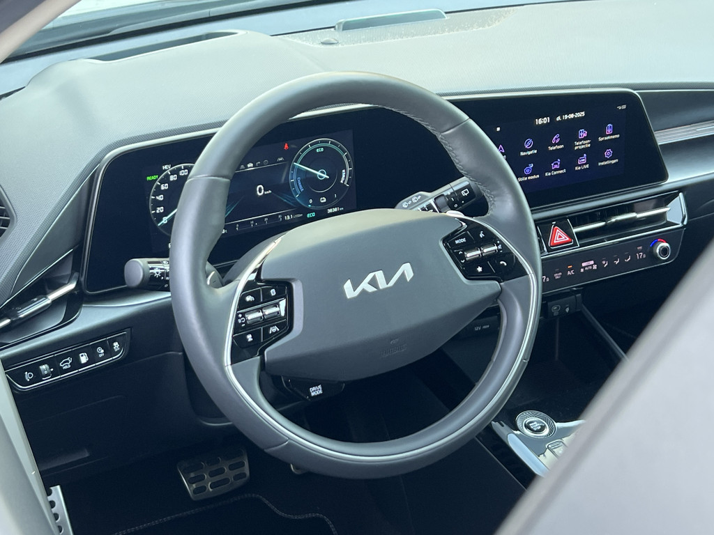 47087687-7.jpg