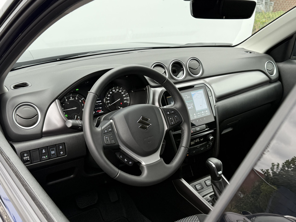 47893833-7.jpg