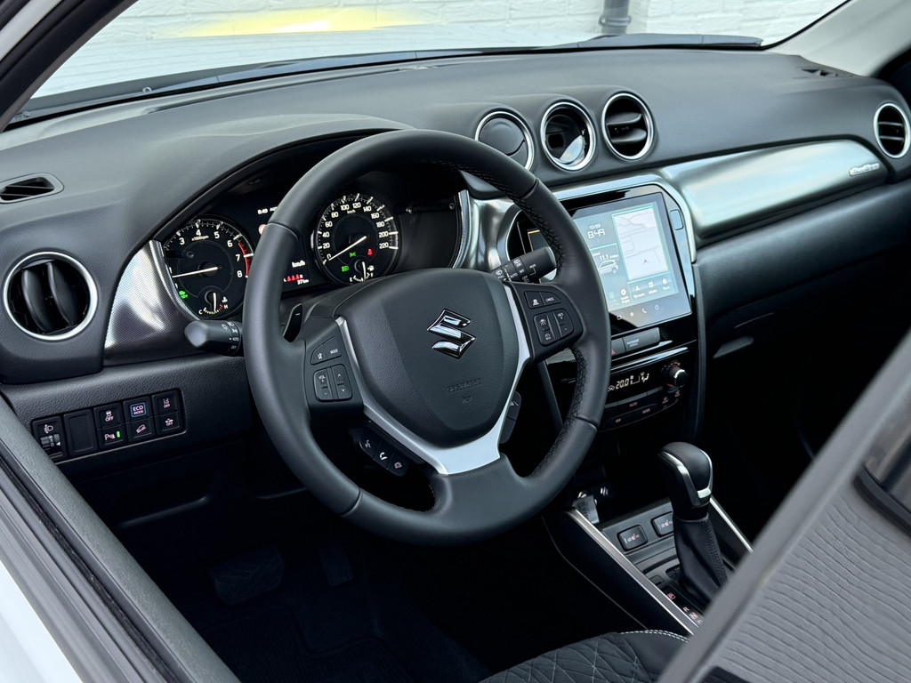 48607087-6.jpg