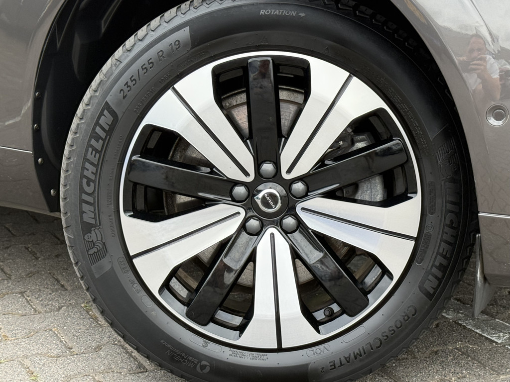 54833336-9.jpg
